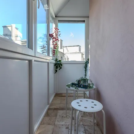 Luxury Penthouse - 2 Bedroom Jacuzzi Near Grand At Universitate Appartement Boekarest