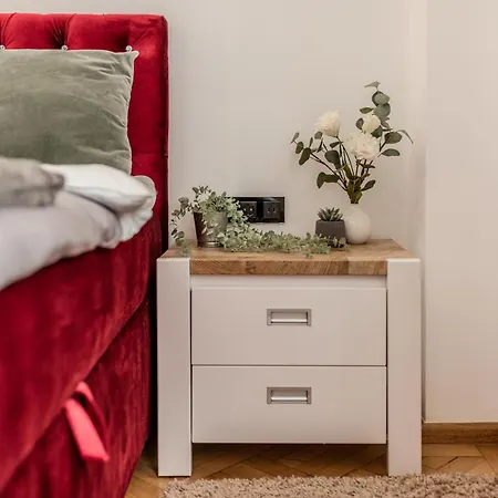Luxury Penthouse - 2 Bedroom Jacuzzi Near Grand At Universitate Appartement
