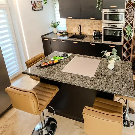 شقة Luxury Penthouse - 2 Bedroom Jacuzzi Near Grand At Universitate *