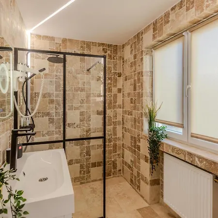 Luxury Penthouse - 2 Bedroom Jacuzzi Near Grand At Universitate *