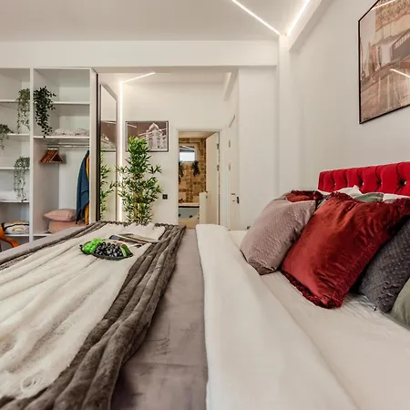 Luxury Penthouse - 2 Bedroom Jacuzzi Near Grand At Universitate Apartament *