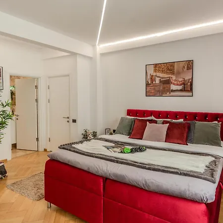 Luxury Penthouse - 2 Bedroom Jacuzzi Near Grand At Universitate